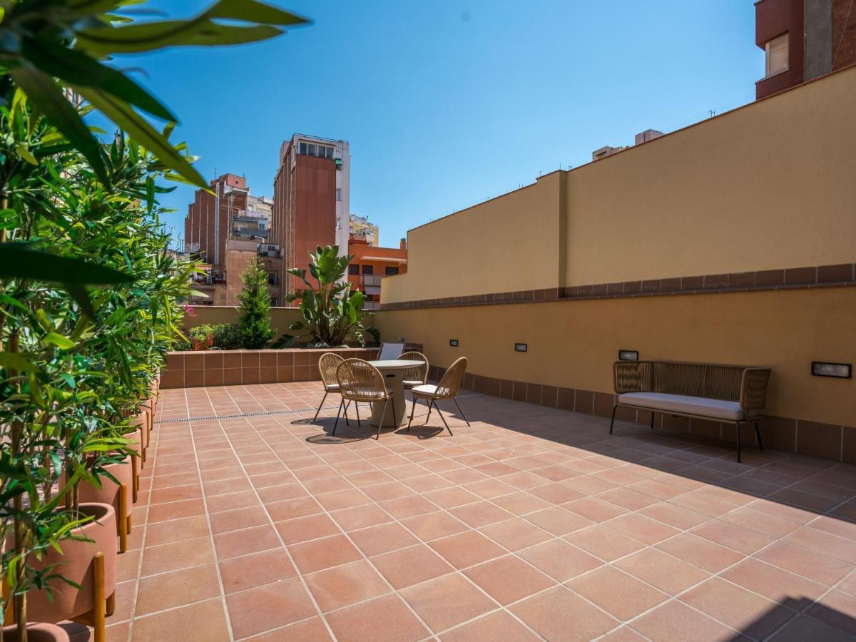 limehome Barcelona Carrer de Besalú 82 Exterior foto