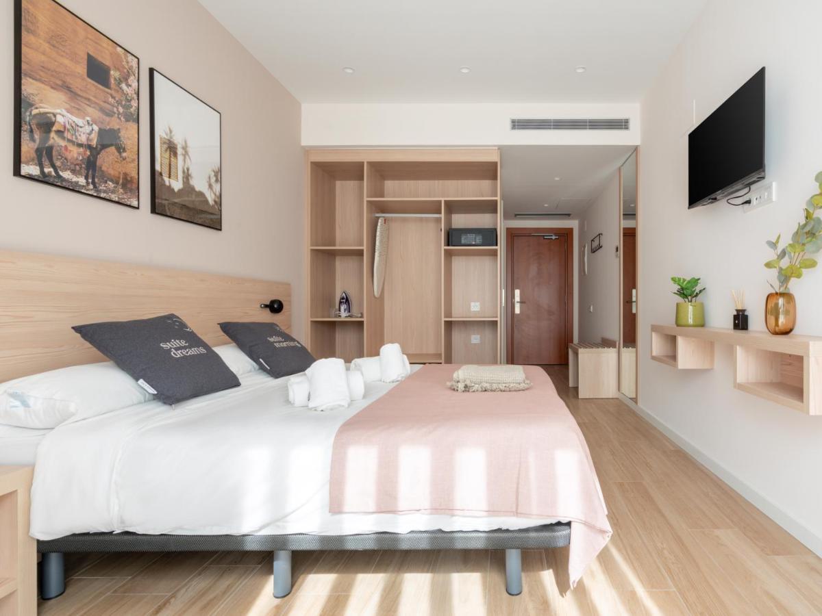 limehome Barcelona Carrer de Besalú 82 Exterior foto