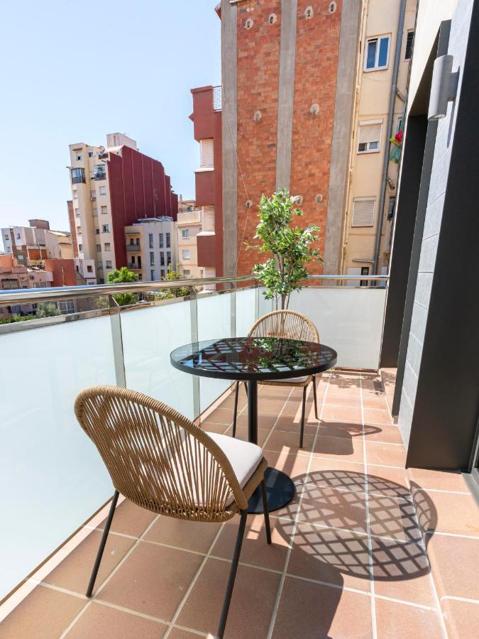 limehome Barcelona Carrer de Besalú 82 Exterior foto
