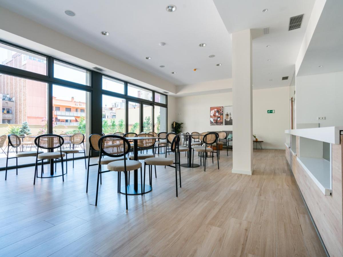 limehome Barcelona Carrer de Besalú 82 Exterior foto